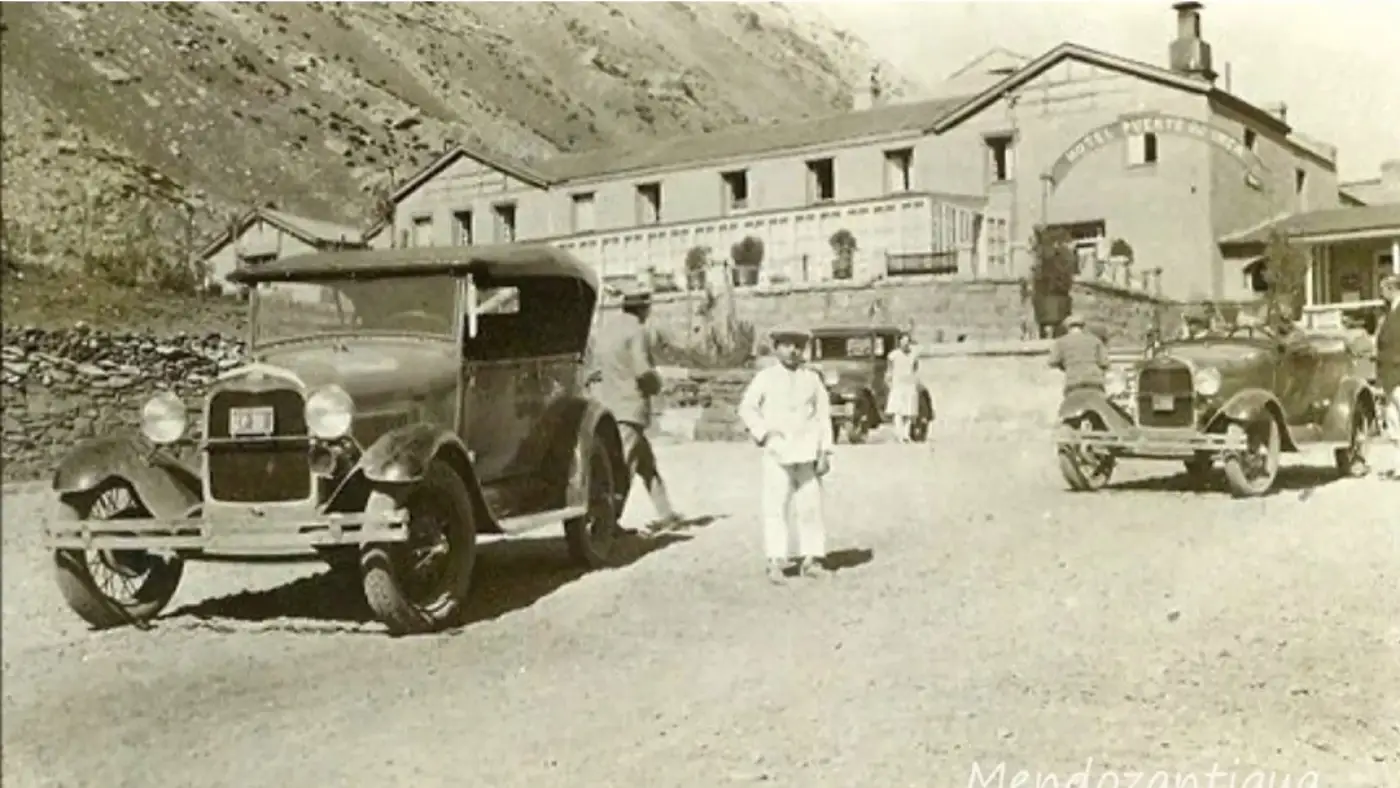 Hotel Puente del Inca. Ruinas de un antiguo esplendor