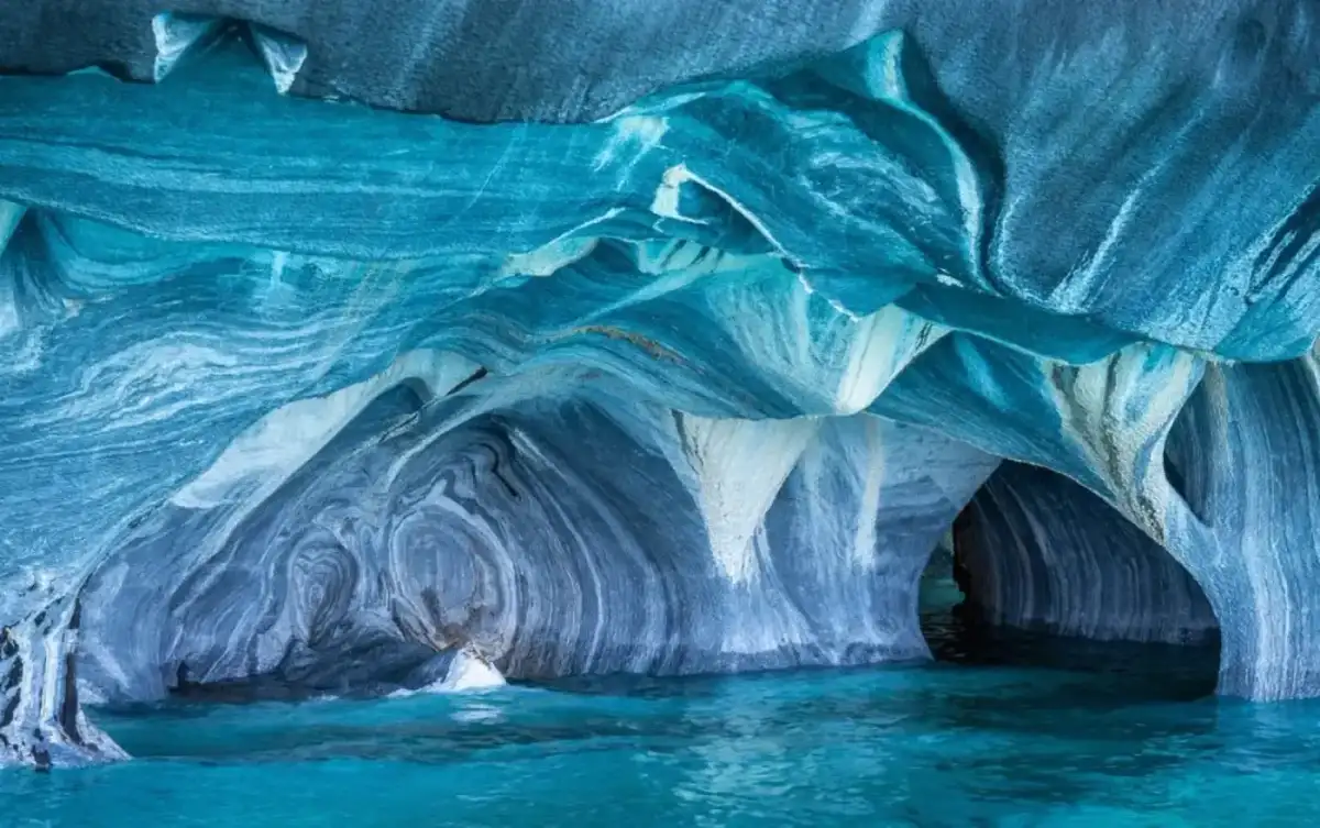 Capillas de Mármol: Puerto Madryn, los Antiguos y Bariloche