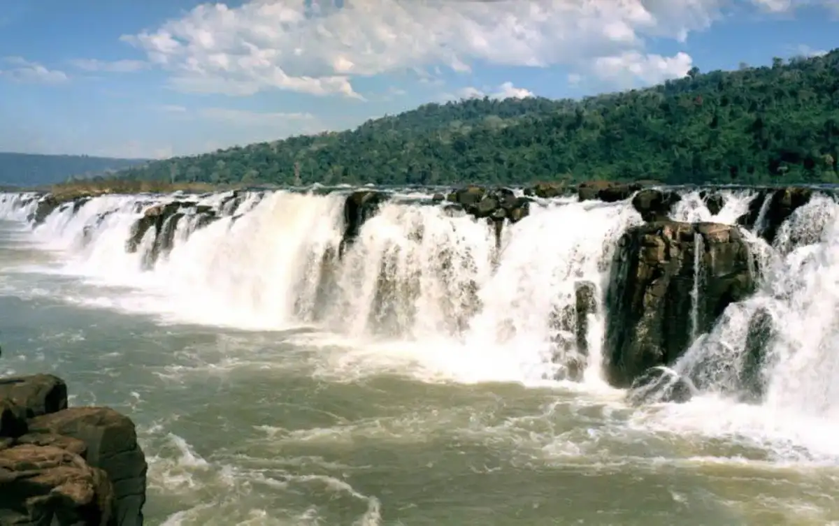 Saltos del Mocona y Esteros del Iberá