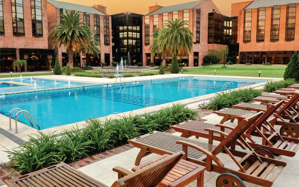 Sheraton Pilar Hotel and Convention Center 5*